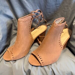 Five Worlds Leather Tieback Wooden heel 8.5